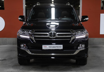 Подержанный автомобиль Toyota Land Cruiser Suv 2019 года (2 фото)