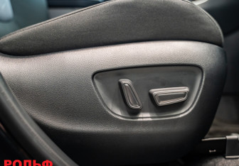 Новый Toyota RAV4 2025 (11 фото)