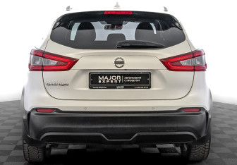 Подержанный автомобиль Nissan Qashqai 2019 года (6 фото)