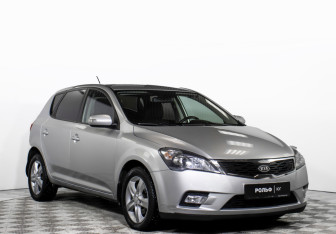Подержанный автомобиль Kia Ceed Hatchback 2012 года (3 фото)