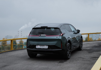 Подержанный автомобиль Zeekr X 2023 года (16 фото)