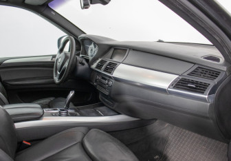 Подержанный автомобиль BMW X5 2008 года (9 фото)