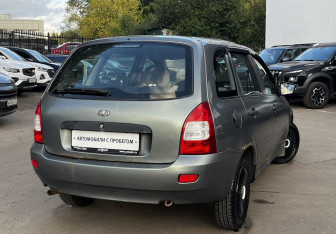 Подержанный автомобиль LADA (ВАЗ) Kalina Hatchback 2010 года (5 фото)