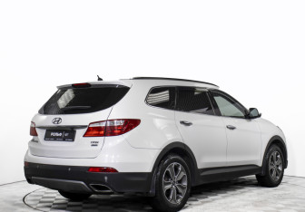 Подержанный автомобиль Hyundai Santa Fe 2014 года (5 фото)