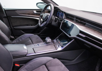 Подержанный автомобиль Audi A7 2018 года (10 фото)