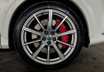 Подержанный автомобиль Audi RS Q3 2015 года (19 фото)