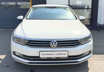 Подержанный автомобиль Volkswagen Passat Sedan 2016 года (2 фото)