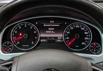Подержанный автомобиль Volkswagen Touareg 2016 года (16 фото)