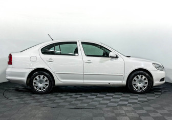 Подержанный автомобиль Skoda Octavia Liftback 2013 года (4 фото)
