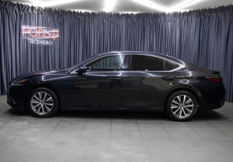 Подержанный автомобиль Lexus ES 2021 года (8 фото)