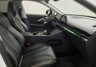 Подержанный автомобиль Omoda C5 2023 года (9 фото)