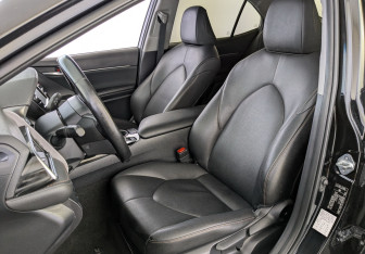 Подержанный автомобиль Toyota Camry Sedan 2020 года (20 фото)