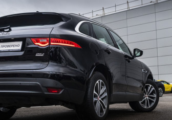 Подержанный автомобиль Jaguar F-Pace 2020 года (7 фото)