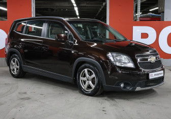 Подержанный автомобиль Chevrolet Orlando 2013 года (3 фото)