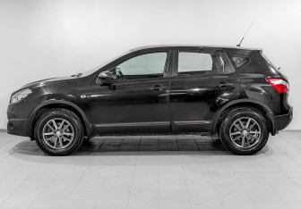 Подержанный автомобиль Nissan Qashqai 2013 года (8 фото)