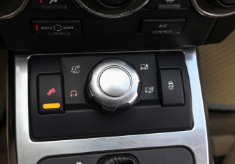 Подержанный автомобиль Land Rover Freelander 2012 года (19 фото)