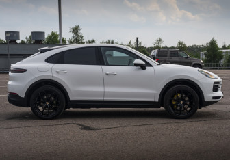 Подержанный автомобиль Porsche Cayenne 2019 года (4 фото)