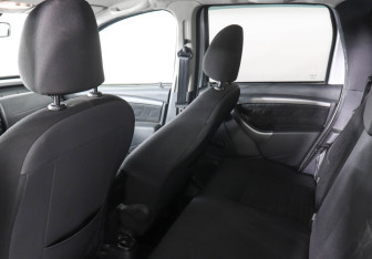 Подержанный автомобиль Renault Duster 2018 года (12 фото)