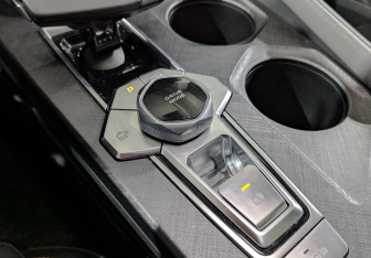 Подержанный автомобиль Changan UNI-V 2023 года (21 фото)