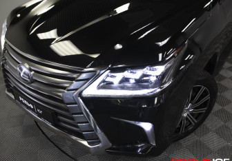 Подержанный автомобиль Lexus LX 2017 года (33 фото)