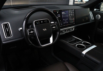 Подержанный автомобиль LiXiang L9 2024 года (21 фото)