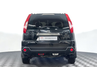 Подержанный автомобиль Nissan X-Trail 2011 года (6 фото)