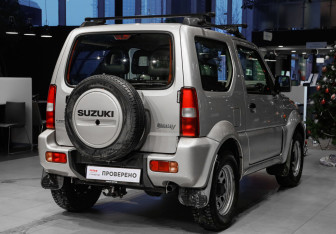 Подержанный автомобиль Suzuki Jimny 2007 года (4 фото)