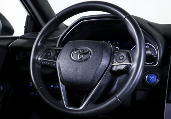 Подержанный автомобиль Toyota Avalon 2022 года (15 фото)