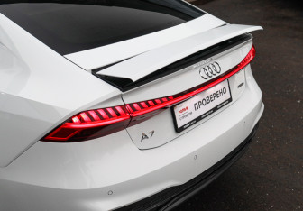 Подержанный автомобиль Audi A7 2021 года (35 фото)