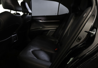 Подержанный автомобиль Toyota Camry Sedan 2019 года (12 фото)