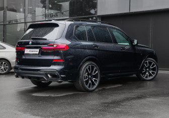 Подержанный автомобиль BMW X7 2020 года (4 фото)