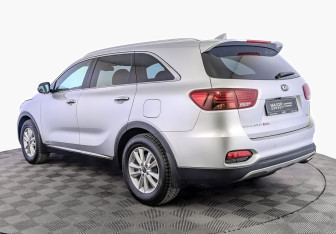 Подержанный автомобиль Kia Sorento 2019 года (7 фото)