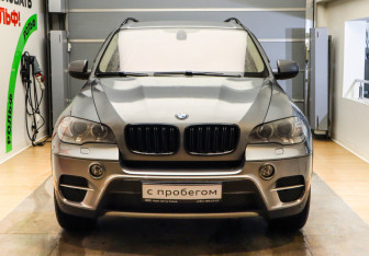 Подержанный автомобиль BMW X5 2012 года (2 фото)