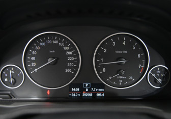 Подержанный автомобиль BMW X3 2013 года (11 фото)