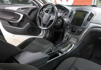 Подержанный автомобиль Opel Insignia Sedan 2014 года (11 фото)