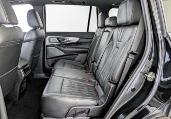 Подержанный автомобиль GAC GS8 2023 года (12 фото)