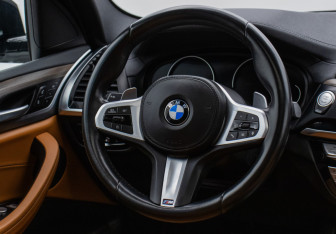 Подержанный автомобиль BMW X3 2021 года (15 фото)