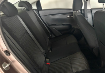 Подержанный автомобиль Kia Rio Sedan 2019 года (11 фото)