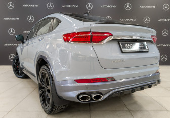 Подержанный автомобиль Geely Tugella 2022 года (7 фото)