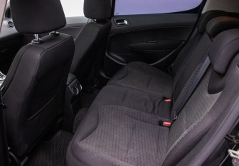 Подержанный автомобиль Peugeot 308 Hatchback 2011 года (11 фото)