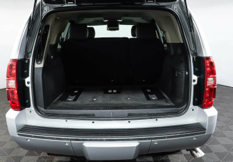 Подержанный автомобиль Chevrolet Tahoe 2012 года (22 фото)