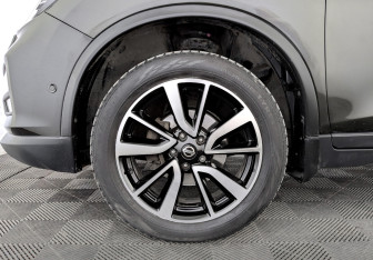 Подержанный автомобиль Nissan X-Trail 2019 года (18 фото)