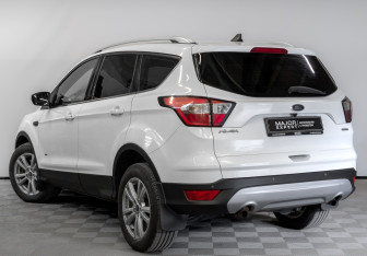 Подержанный автомобиль Ford Kuga 2017 года (8 фото)