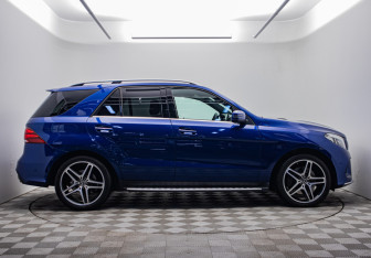 Подержанный автомобиль Mercedes-Benz GLE 2017 года (4 фото)