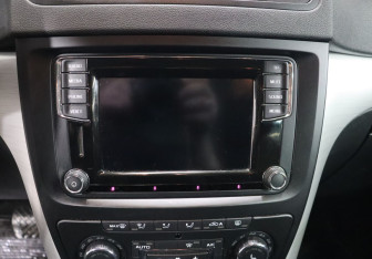 Подержанный автомобиль Skoda Yeti 2016 года (20 фото)