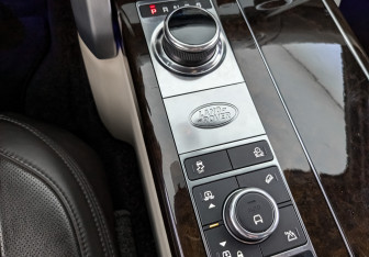 Подержанный автомобиль Land Rover Range Rover 2021 года (21 фото)