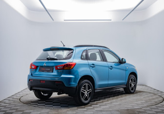 Подержанный автомобиль Mitsubishi ASX 2011 года (5 фото)