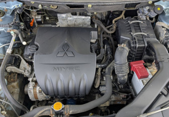 Подержанный автомобиль Mitsubishi Lancer Sedan 2011 года (9 фото)