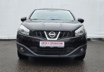 Подержанный автомобиль Nissan Qashqai 2012 года (2 фото)