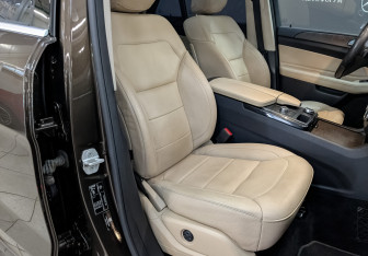 Подержанный автомобиль Mercedes-Benz GLE 2016 года (24 фото)